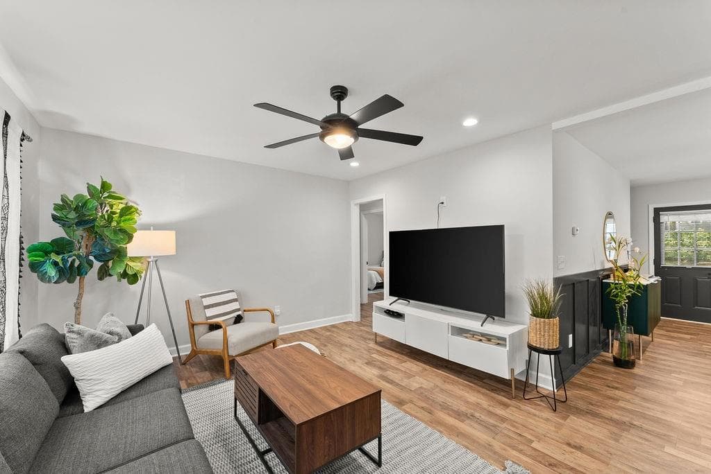4 bedroom, 3 bathroom, 2,147 sq ft single family residence for sale at 1423 Lanvale Drive, Atlanta, GA 30310 — photo 7