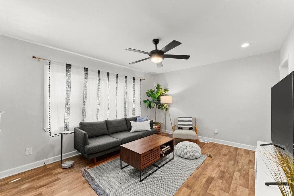 4 bedroom, 3 bathroom, 2,147 sq ft single family residence for sale at 1423 Lanvale Drive, Atlanta, GA 30310 — photo 8