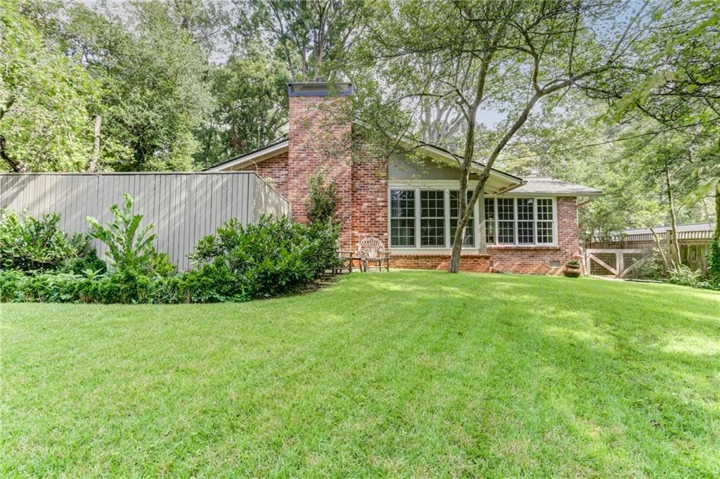 570 Valley Lane, Atlanta, GA 30328 — most recent listing photo
