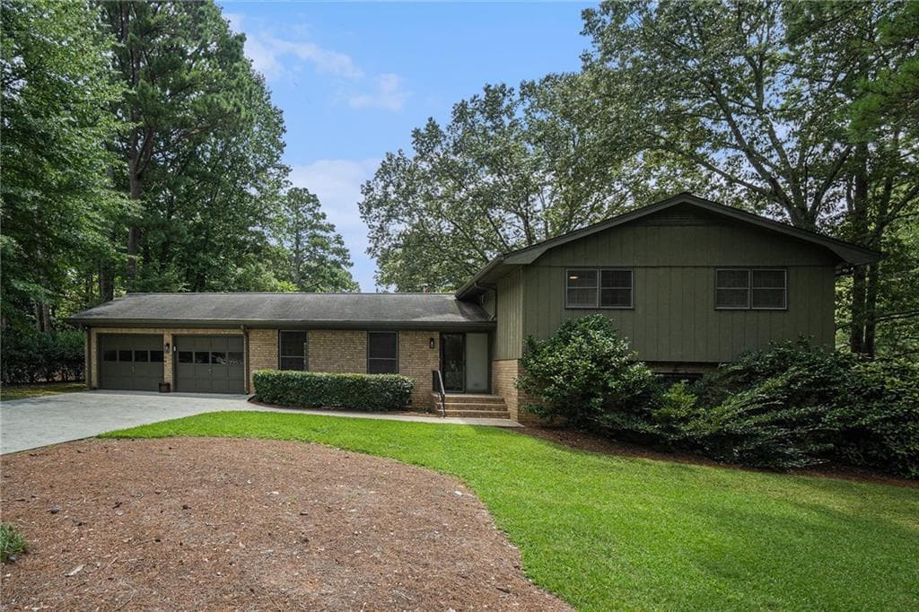 4 bedroom, 3 bathroom, 2,743 sq ft single family residence sold at 4951 Coldstream Drive, Atlanta, GA 30360