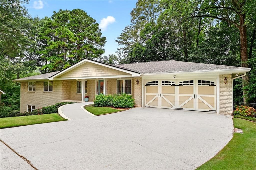 1684 Deerfield Circle, Decatur, GA 30033 — most recent listing photo