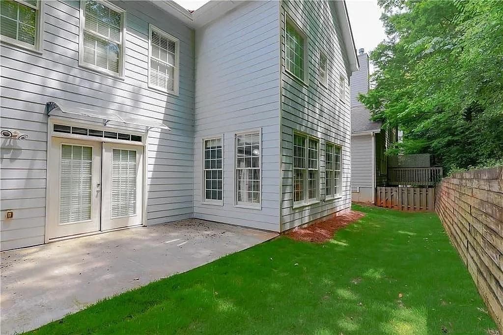 4 bedroom, 4 bathroom, 3,200 sq ft single family residence under contract at 996 Pitts Road, Sandy Springs, GA 30350 — photo 6