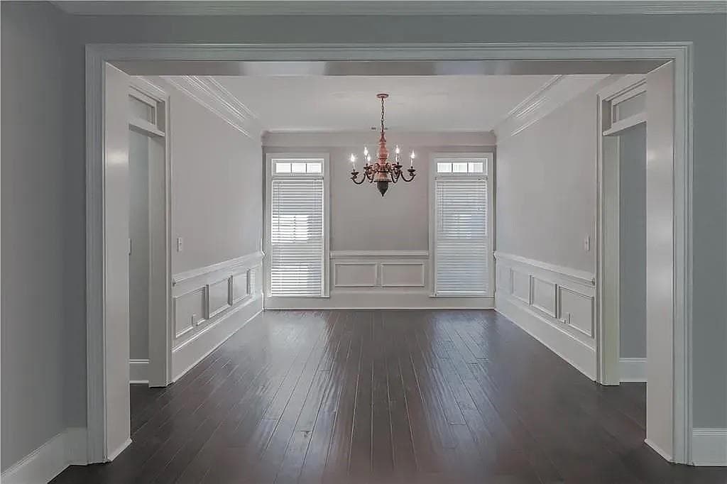4 bedroom, 4 bathroom, 3,200 sq ft single family residence under contract at 996 Pitts Road, Sandy Springs, GA 30350 — photo 9
