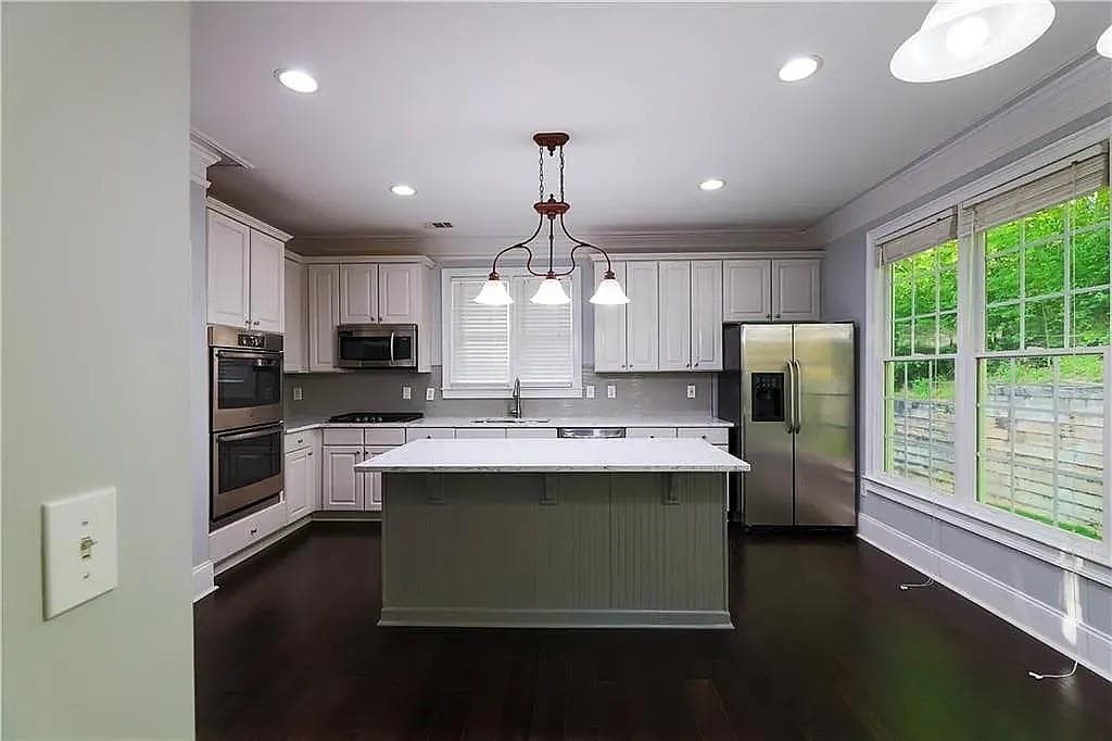 4 bedroom, 4 bathroom, 3,200 sq ft single family residence under contract at 996 Pitts Road, Sandy Springs, GA 30350