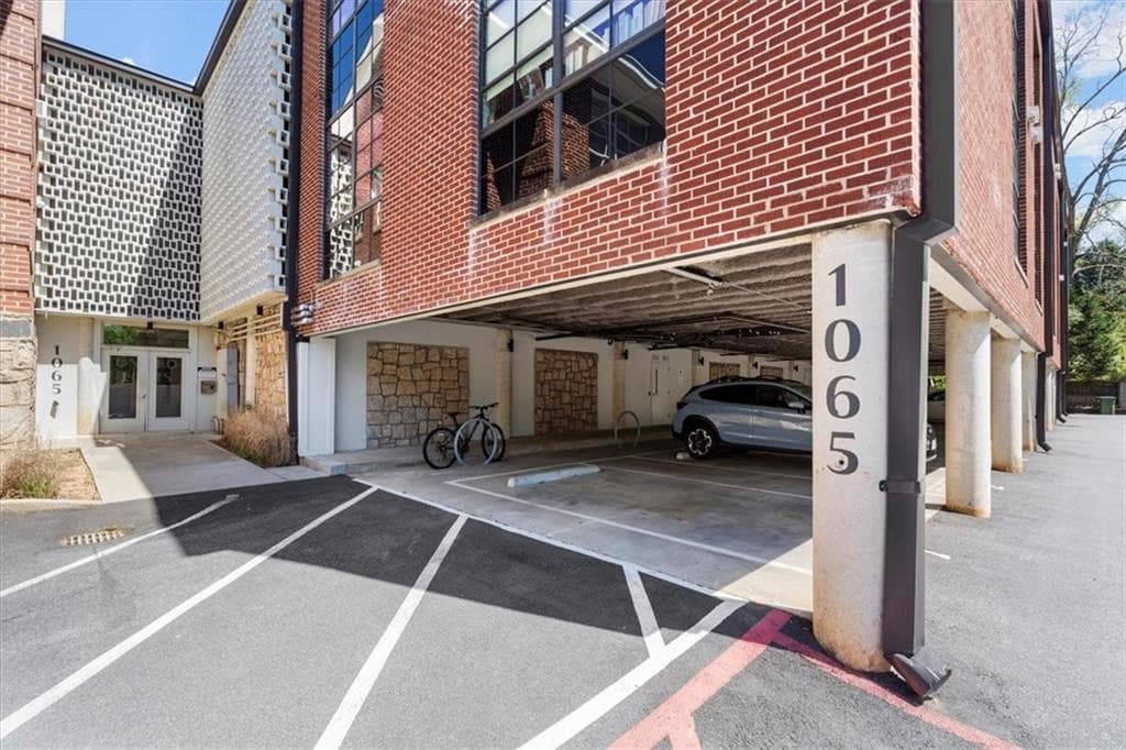 1 bedroom, 1 bathroom, 731 sq ft condominium sold at 1065 United Avenue 101, Atlanta, GA 30316