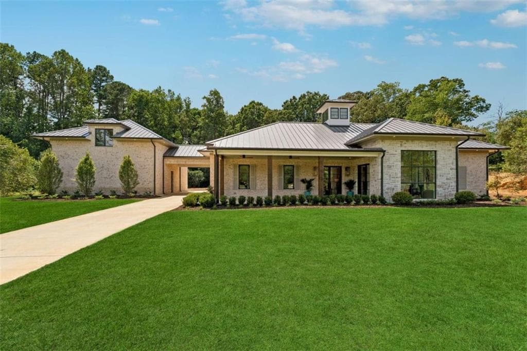 3 bedroom, 3 bathroom, 4,000 sq ft single family residence for sale at 4540 Natchez Lane, Cumming, GA 30040