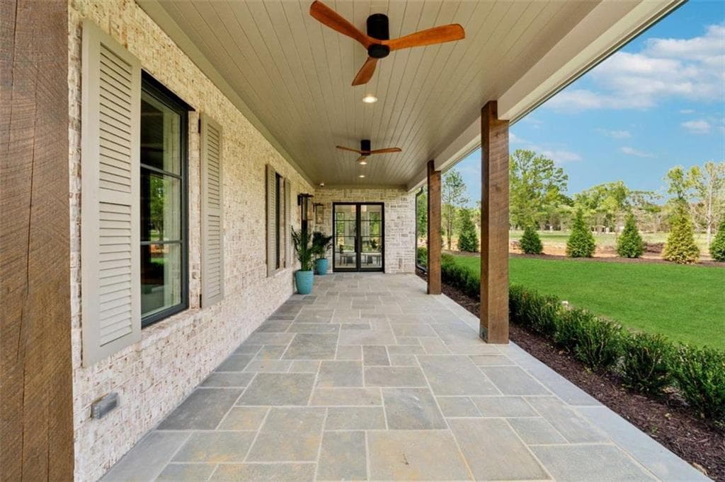 3 bedroom, 3 bathroom, 4,000 sq ft single family residence for sale at 4540 Natchez Lane, Cumming, GA 30040 — photo 4