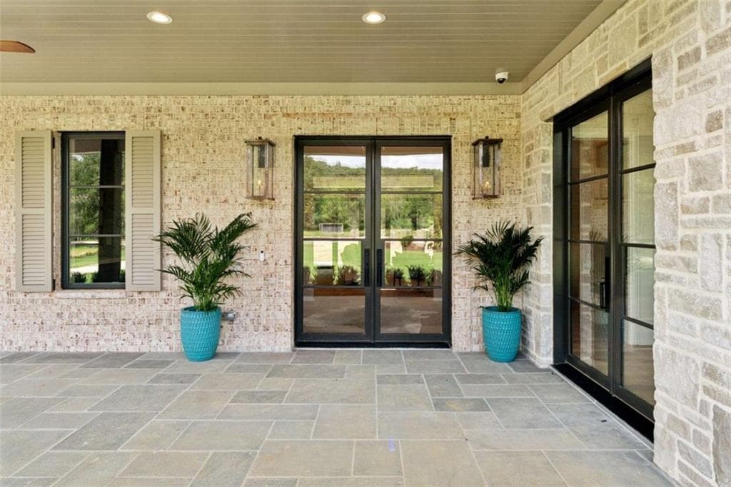 3 bedroom, 3 bathroom, 4,000 sq ft single family residence for sale at 4540 Natchez Lane, Cumming, GA 30040 — photo 5