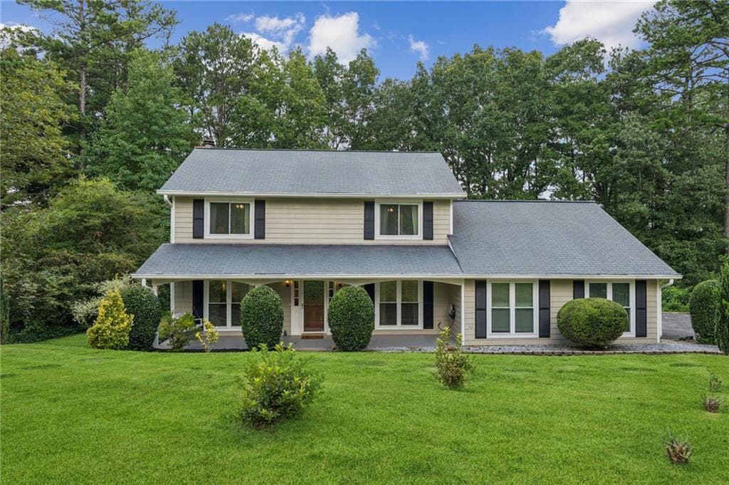 3 bedroom, 3 bathroom, 1,712 sq ft single family residence sold at 4374 S Landing Drive, Marietta, GA 30066