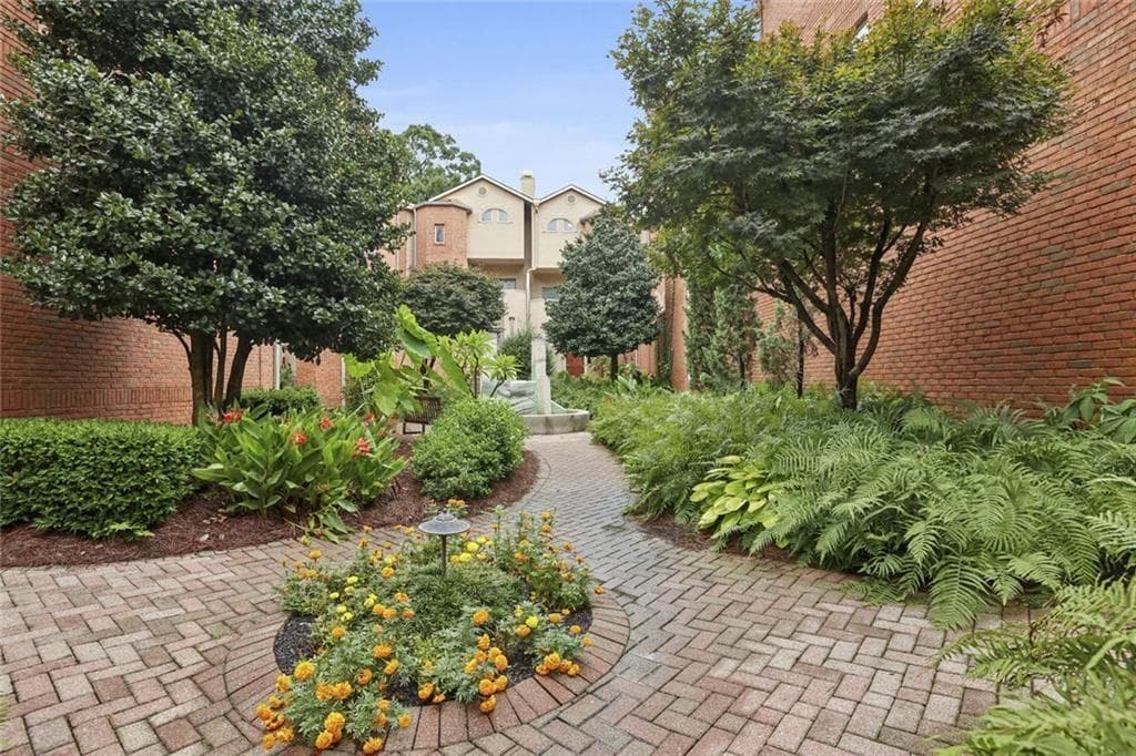 2 bedroom, 3 bathroom, 1,250 sq ft townhouse sold at 751 Piedmont Avenue 10, Atlanta, GA 30308