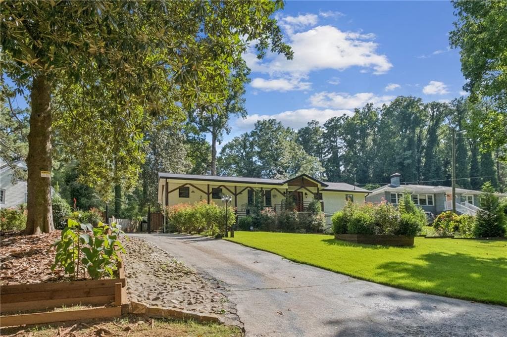 7 bedroom, 4 bathroom, 2,566 sq ft single family residence sold at 2126 Beecher Circle, Atlanta, GA 30311