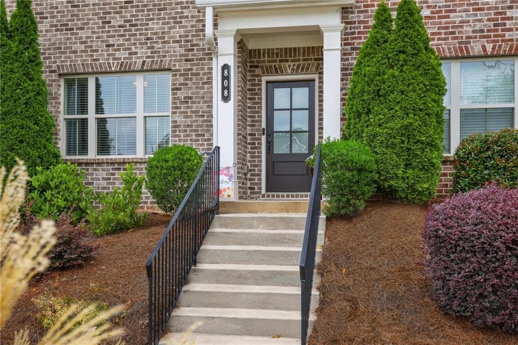 3 bedroom, 4 bathroom, 2,136 sq ft townhouse sold at 808 Caldwell Circle, Marietta, GA 30060