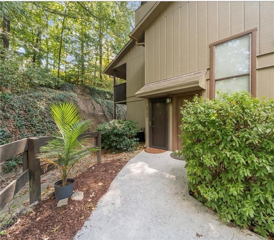 1 bedroom, 1 bathroom, 712 sq ft condominium sold at 2707 Cumberland Court, Smyrna, GA 30080