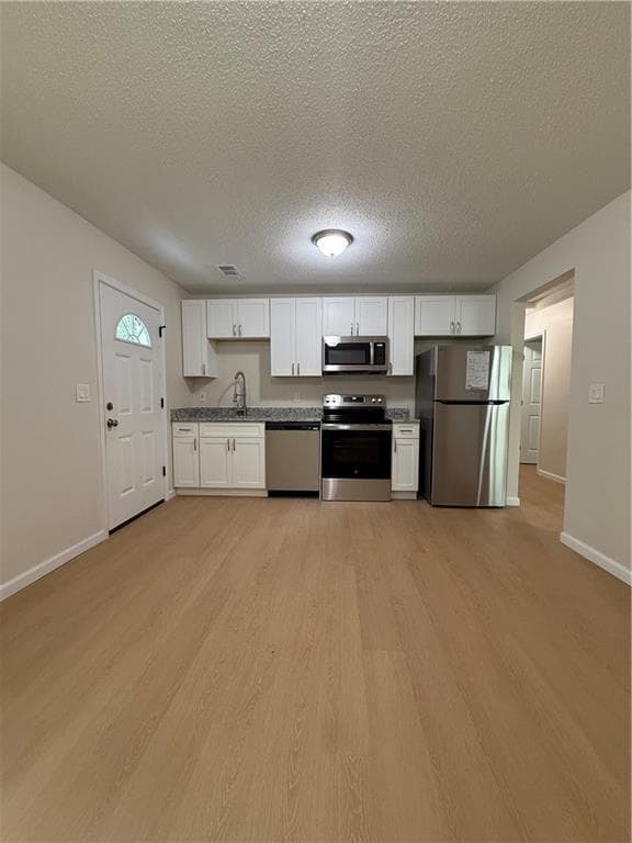3 bedroom, 2 bathroom, 1,064 sq ft single family residence for sale at 3319 Decatur Street, Columbus, GA 31906 — photo 2