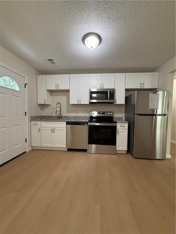 3 bedroom, 2 bathroom, 1,064 sq ft single family residence for sale at 3319 Decatur Street, Columbus, GA 31906 — photo 3