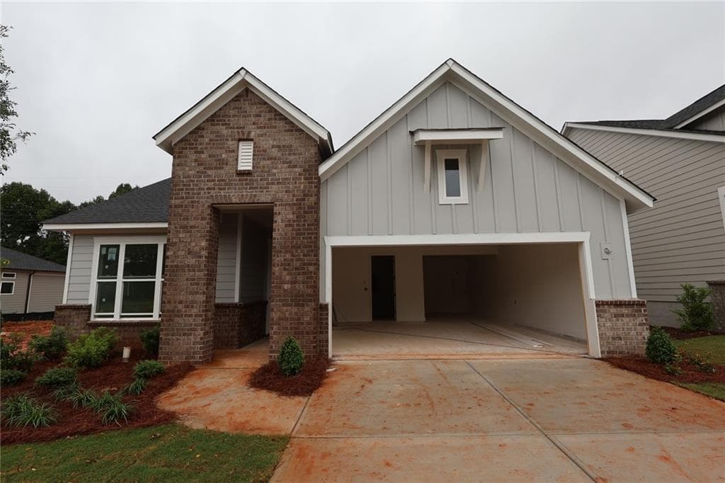 3 bedroom, 3 bathroom, 2,268 sq ft single family residence sold at 218 Strawberry Lane, Woodstock, GA 30189