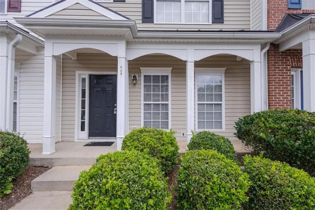 647 Kenridge Drive, Suwanee, GA 30024 — most recent listing photo