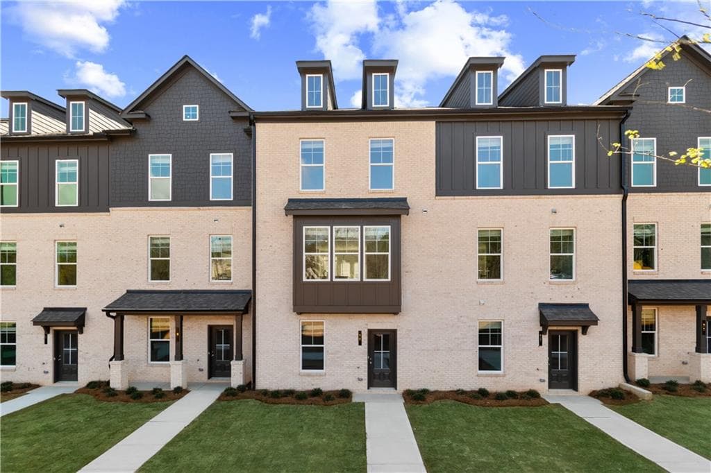 4 bedroom, 4 bathroom, 1,897 sq ft townhouse under contract at 107 Daybreak Lane, Newnan, GA 30265
