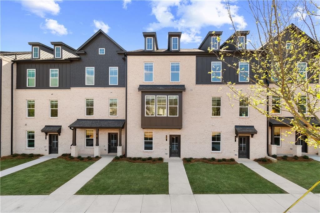 4 bedroom, 4 bathroom, 1,897 sq ft townhouse under contract at 107 Daybreak Lane, Newnan, GA 30265 — photo 2