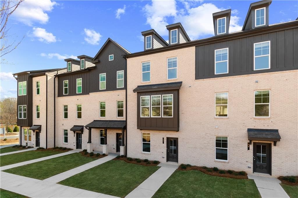 4 bedroom, 4 bathroom, 1,897 sq ft townhouse under contract at 107 Daybreak Lane, Newnan, GA 30265 — photo 3