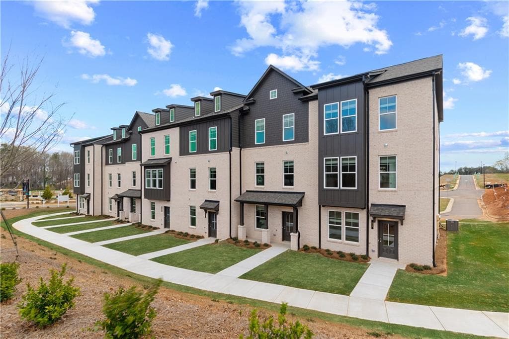 4 bedroom, 4 bathroom, 1,897 sq ft townhouse under contract at 107 Daybreak Lane, Newnan, GA 30265 — photo 4