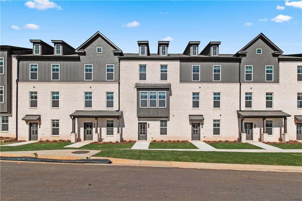 208 Daybreak Lane, Newnan, GA 30265 — most recent listing photo