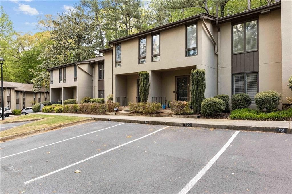 72 Ivy Parkway, Atlanta, GA 30342 — most recent listing photo