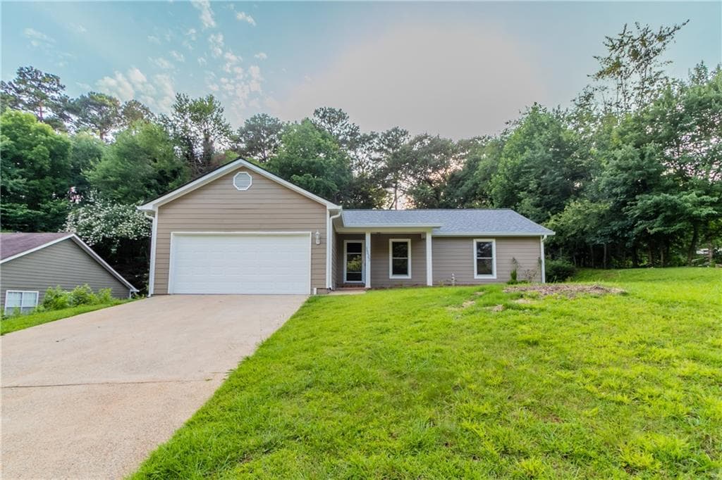 3 bedroom, 2 bathroom, 1,428 sq ft single family residence sold at 1333 Trailwater, Acworth, GA 30102