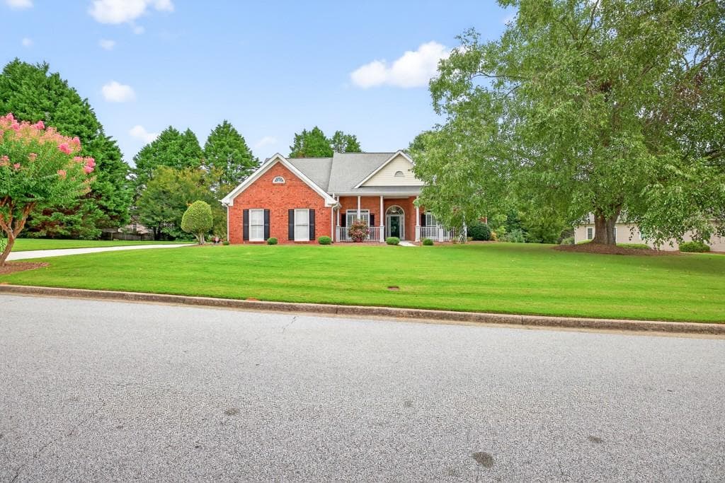 3 bedroom, 2 bathroom, 1,983 sq ft single family residence sold at 1480 Holly Manor Drive, Loganville, GA 30052
