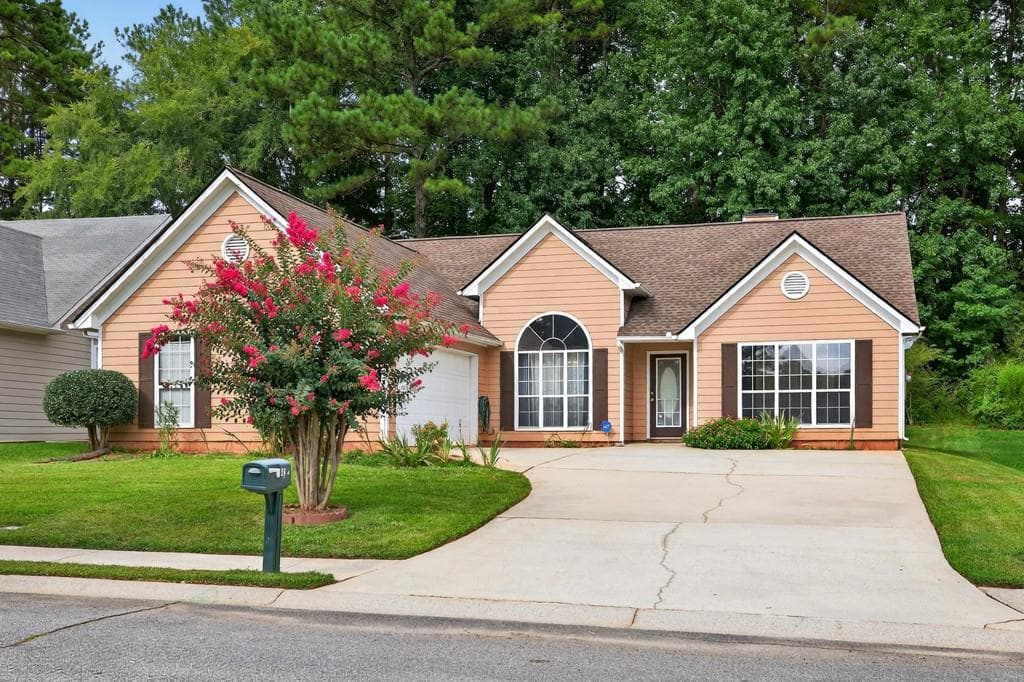 3 bedroom, 2 bathroom, 1,620 sq ft single family residence sold at 2600 Avalon Place, Lawrenceville, GA 30044