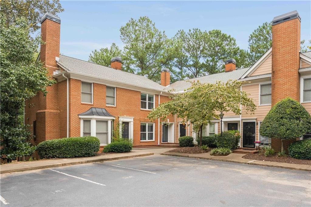 2 bedroom, 3 bathroom, 1,478 sq ft condominium sold at 7500 Roswell Road 94, Sandy Springs, GA 30350