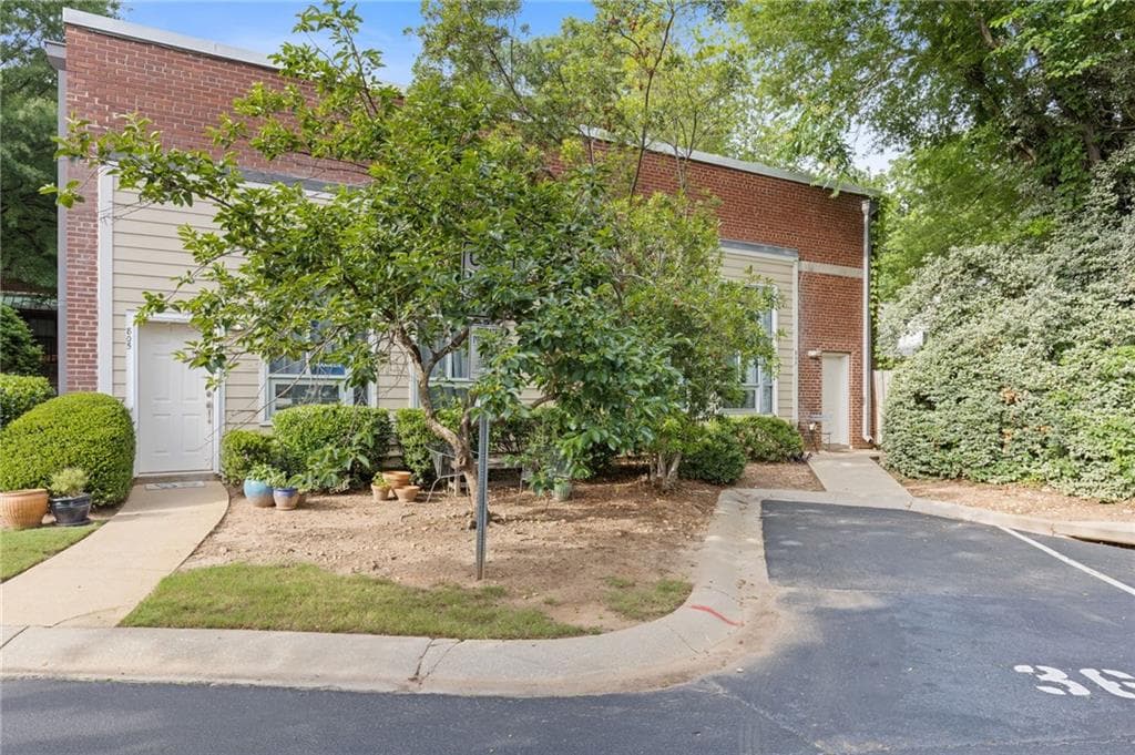 807 Field Street, Atlanta, GA 30316 — most recent listing photo
