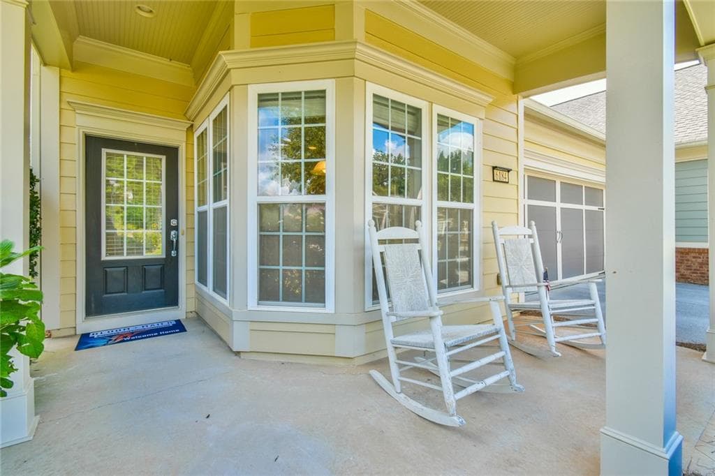 2 bedroom, 2 bathroom, 1,218 sq ft townhouse sold at 6184 Longleaf Drive, Hoschton, GA 30548