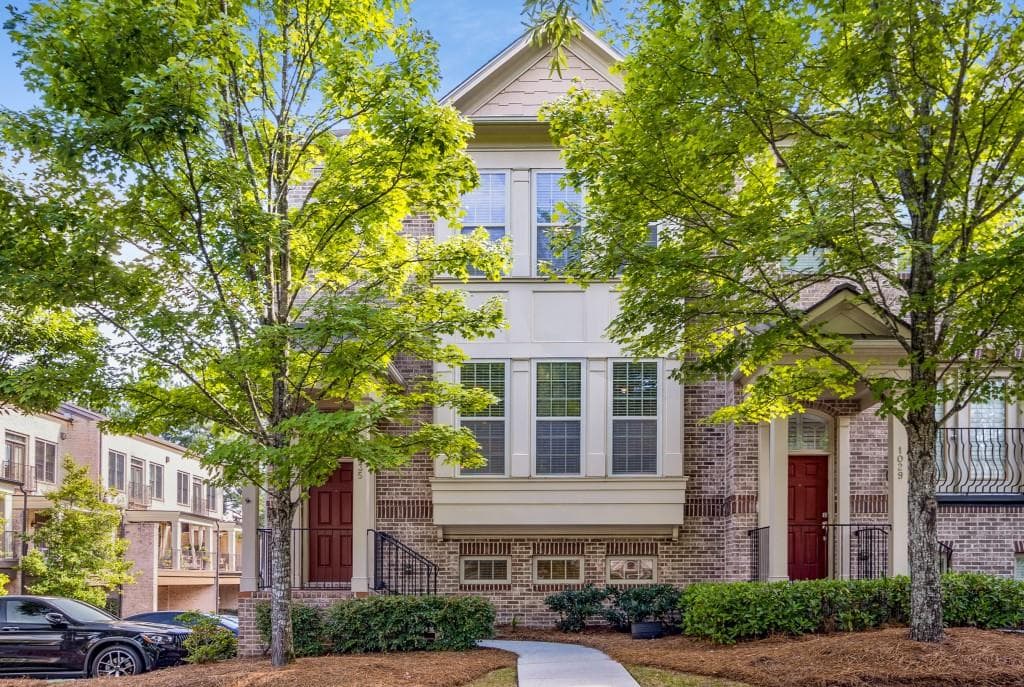 3 bedroom, 4 bathroom, 1,924 sq ft townhouse for rent at 1035 E Paces Lane, Atlanta, GA 30326 for $3,800 a month — photo 1 of 25