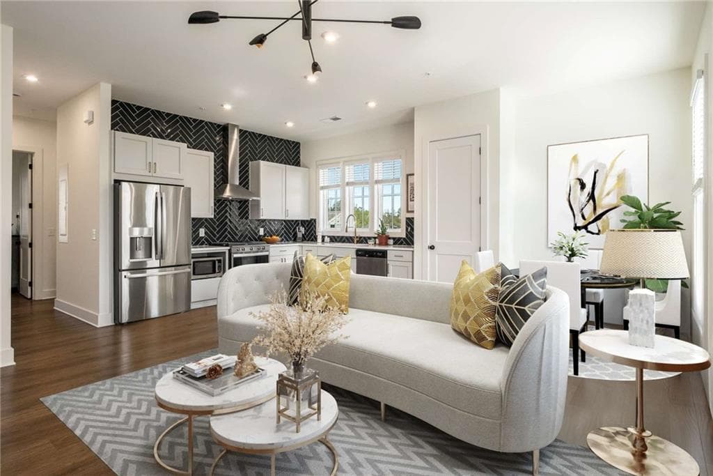 2 bedroom, 2 bathroom, 971 sq ft condominium sold at 120 Beardon Circle 2, Atlanta, GA 30316
