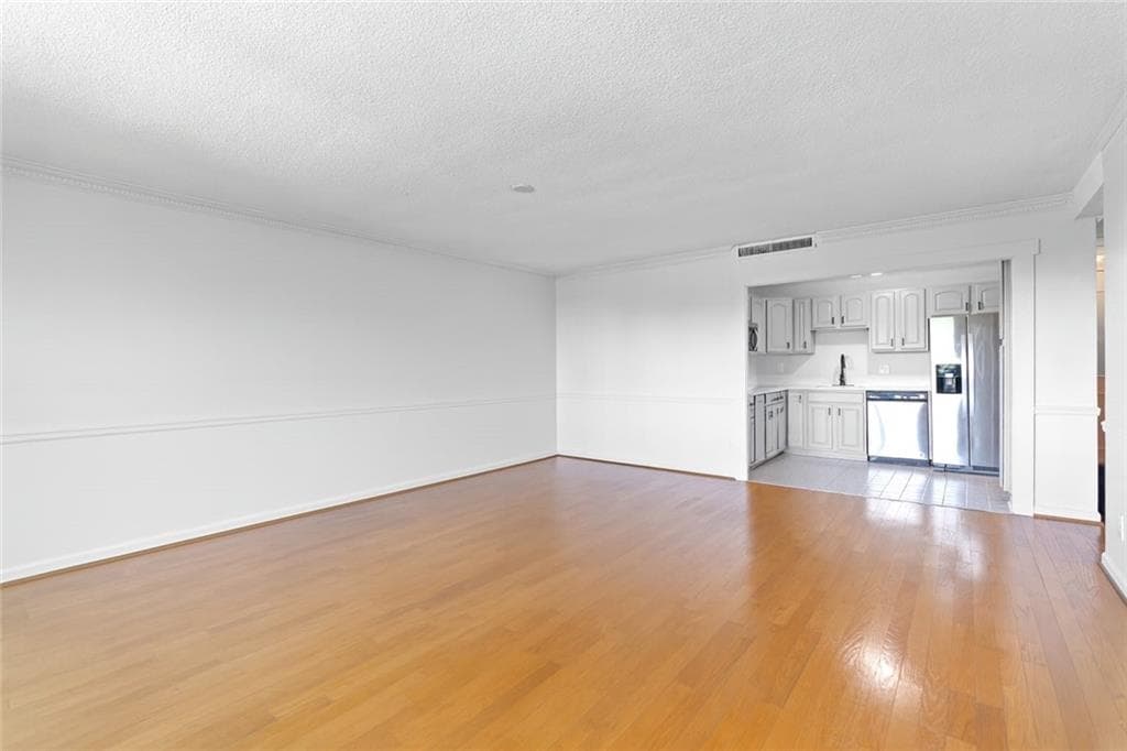 1 bedroom, 1 bathroom, 742 sq ft condominium for sale at 2965 Pharr Court South 817, Atlanta, GA 30305 — photo 7