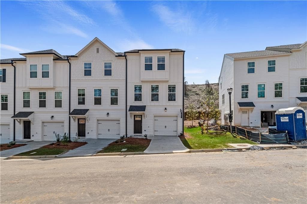 4 bedroom, 4 bathroom townhouse sold at 174 Werner Brook Way, Atlanta, GA 30354