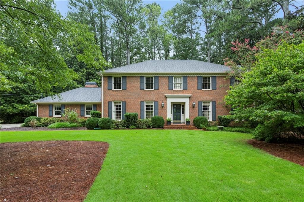 4 bedroom, 4 bathroom, 4,200 sq ft single family residence sold at 399 Glencastle Drive, Atlanta, GA 30327