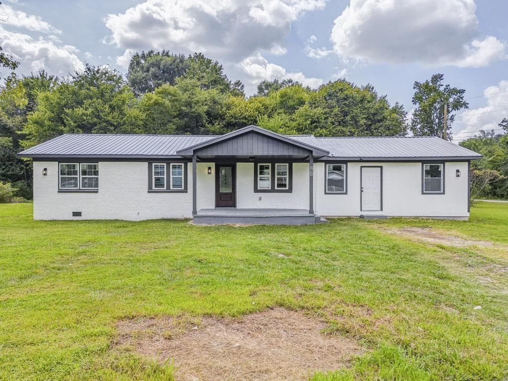 201 Charmin Circle, Calhoun, GA 30701 — most recent listing photo