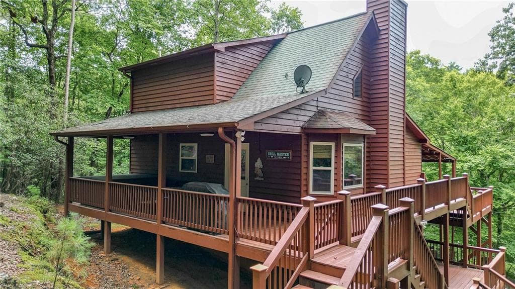 3 bedroom, 3 bathroom, 2,280 sq ft single family residence for sale at 1122 Beaver Lake Drive, Ellijay, GA 30540 — photo 1 of 67