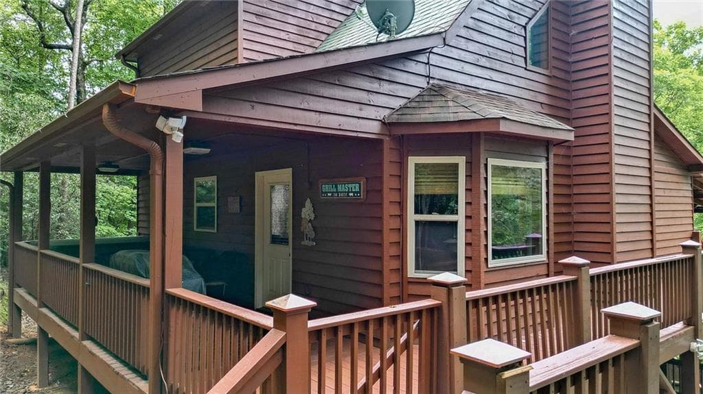 3 bedroom, 3 bathroom, 2,280 sq ft single family residence for sale at 1122 Beaver Lake Drive, Ellijay, GA 30540 — photo 2