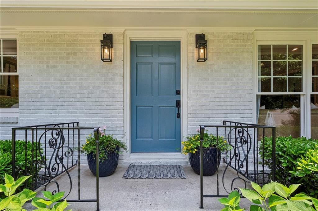 3 bedroom, 2 bathroom, 1,815 sq ft single family residence sold at 2611 Ridgemore Road, Atlanta, GA 30318