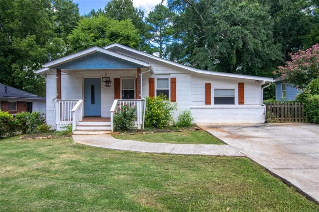 3 bedroom, 2 bathroom, 1,221 sq ft single family residence sold at 1329 Plaza Avenue, Atlanta, GA 30310
