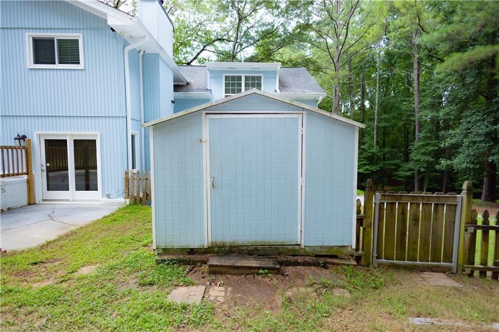 5 bedroom, 3 bathroom, 3,109 sq ft single family residence under contract at 3233 River Oak Place, Lawrenceville, GA 30044 — photo 9