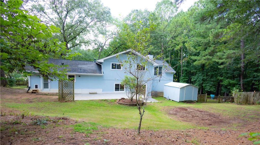 5 bedroom, 3 bathroom, 3,109 sq ft single family residence under contract at 3233 River Oak Place, Lawrenceville, GA 30044 — photo 2