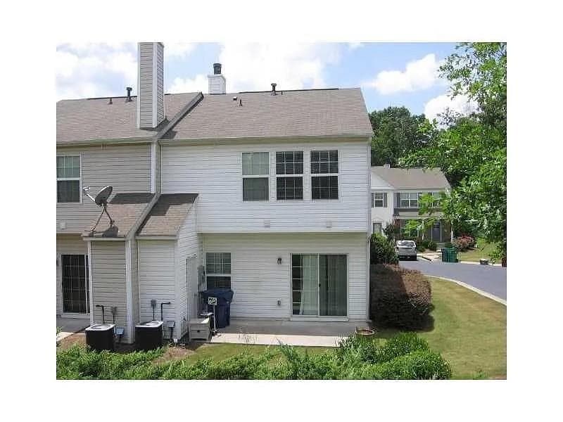 3 bedroom, 3 bathroom, 1,386 sq ft townhouse for sale at 1035 Prestwyck Court, Alpharetta, GA 30004 — photo 3