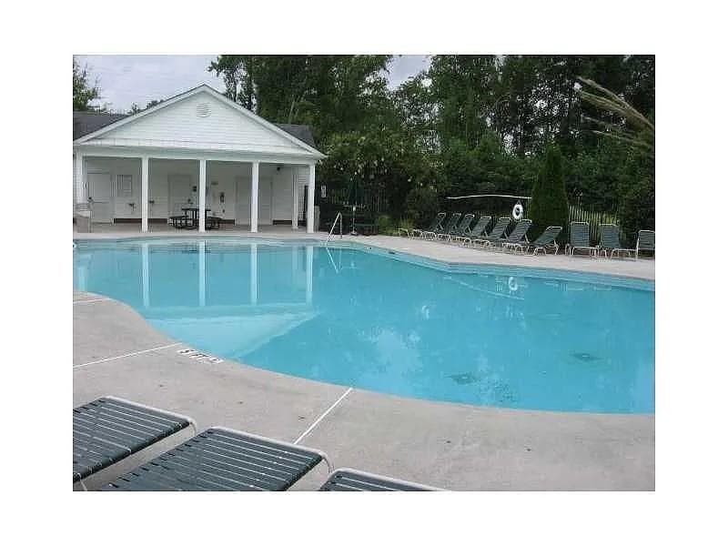 3 bedroom, 3 bathroom, 1,386 sq ft townhouse for sale at 1035 Prestwyck Court, Alpharetta, GA 30004 — photo 4