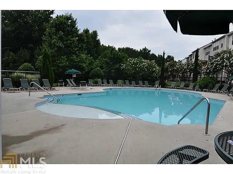 3 bedroom, 3 bathroom, 1,386 sq ft townhouse for sale at 1035 Prestwyck Court, Alpharetta, GA 30004 — photo 5