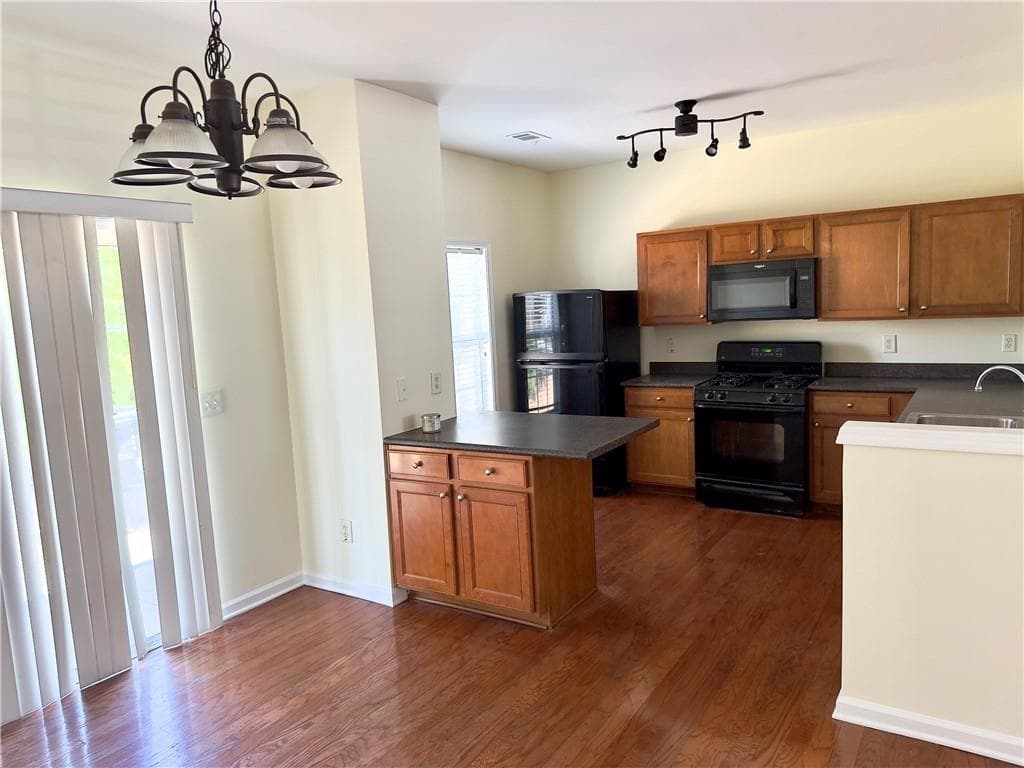 3 bedroom, 3 bathroom, 1,386 sq ft townhouse for sale at 1035 Prestwyck Court, Alpharetta, GA 30004 — photo 9