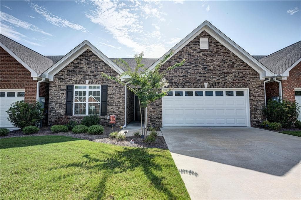 206 Patriots Row, Calhoun, GA 30701 — most recent listing photo